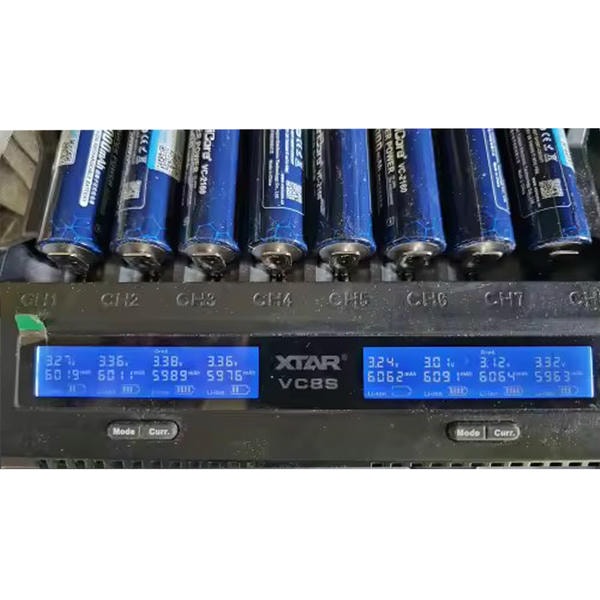 Batteria 21700 6000mAh al litio 3.7V batteria ricaricabile adatta per torcia elettrica